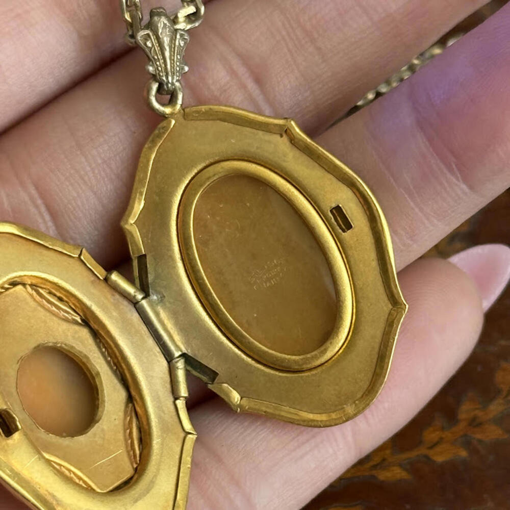 Vintage Antique shell cameo Locket necklace - Picture 5 of 8